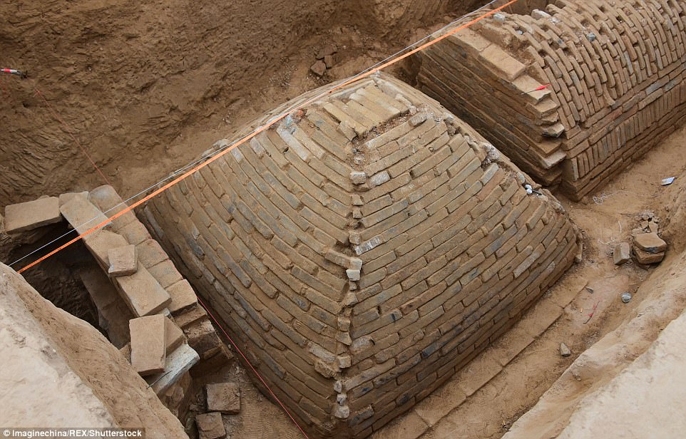 Pyramids discovered in China -Archaeologists discover strange tomb under a construction site