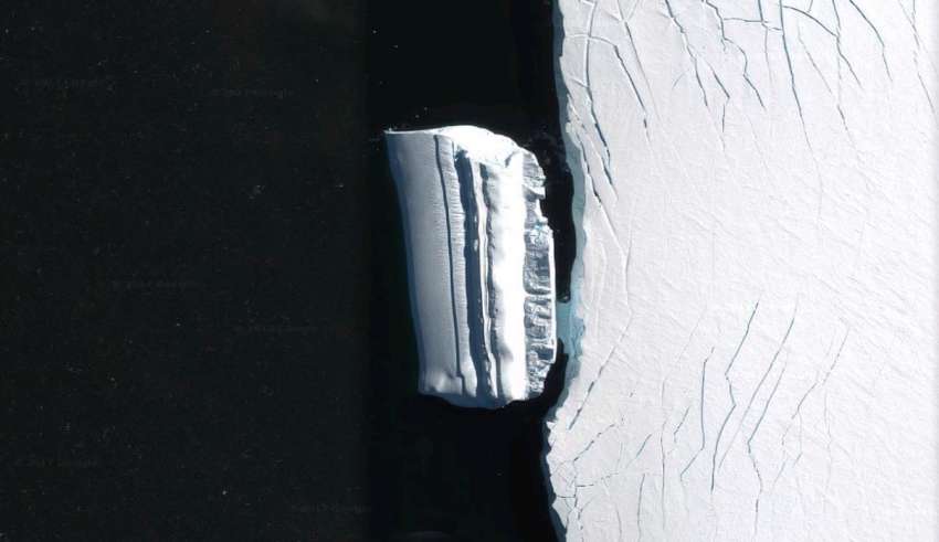 They discover an extraterrestrial base in the shape of an iceberg near the Antarctica coast