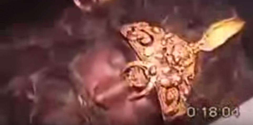 12,000 Years Old Body of a Anunnaki King Found Completely intact?