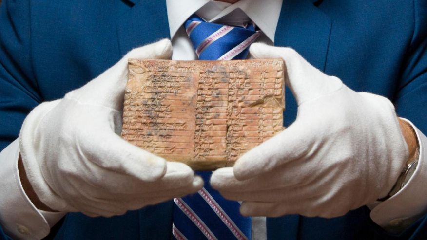 3,700 years old Babylonian tablet rewrites the history of maths