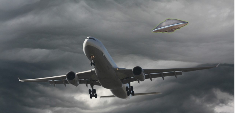 They launch audio of encounter between UFO and airplanes in Arizona, and until now nobody can explain it 1 fgf