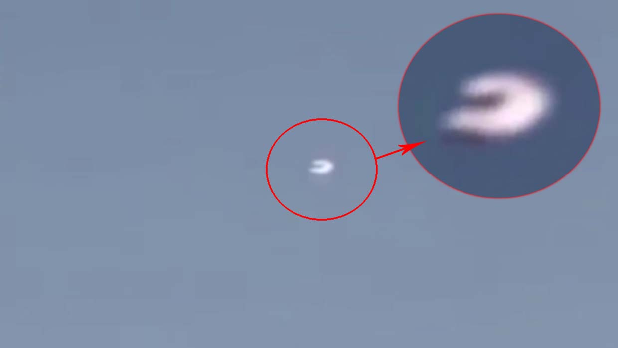 A UFO in France appears in the form of a boomerang at high speed