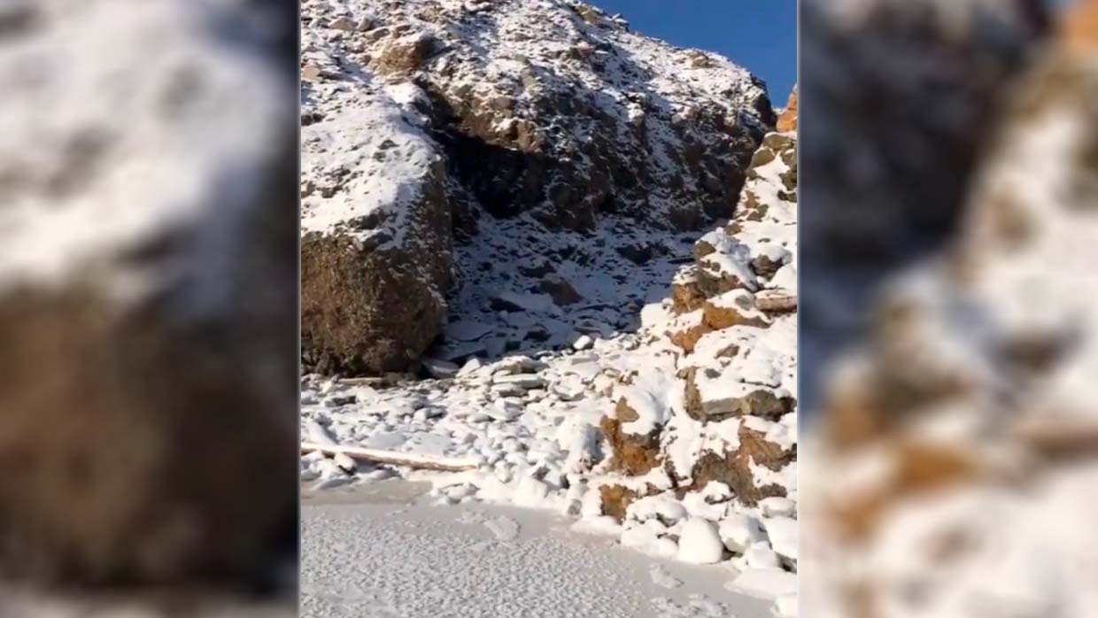 Vladimir Putin sends military to investigate a crashed UFO on a mountain in Siberia