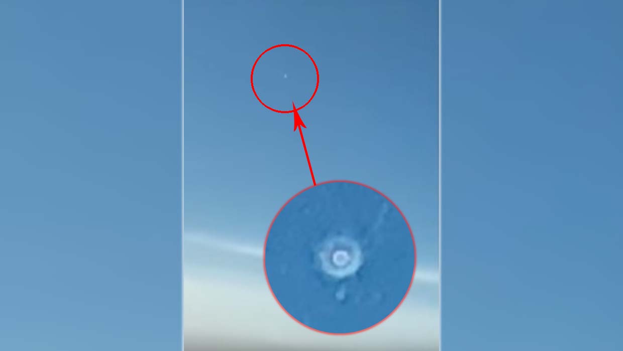 A pilot of the Turkish Airlines company records a UFO from the cabin