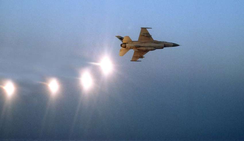 Several pilots of the US Navy reveal recent encounters with UFOs