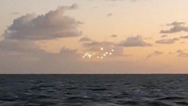 Fleet of UFOs Filmed on the coast of North Carolina
