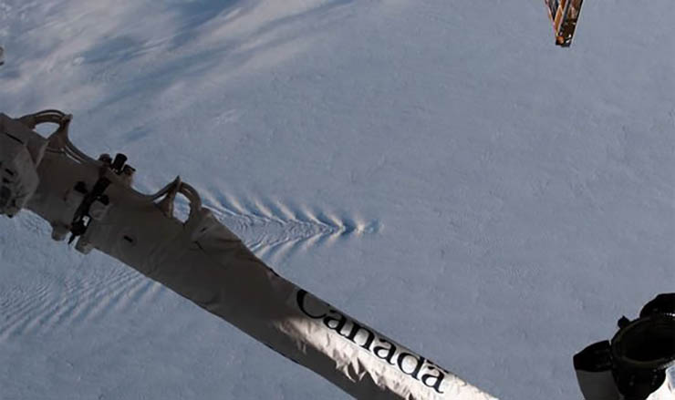 NASA images show mysterious waves in the clouds over Antarctica 2 NASA images show mysterious waves in the clouds over Antarctica