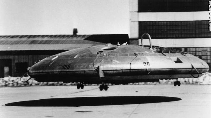 China presents a prototype helicopter "Super Great White Shark" that looks like a flying saucer 3 Canadian company AV Roe (Avro) Aircraft developed a similar piece, which was eventually built and tested by the US military. However, the saucer-shaped helicopter (Vz9 Avrocar)