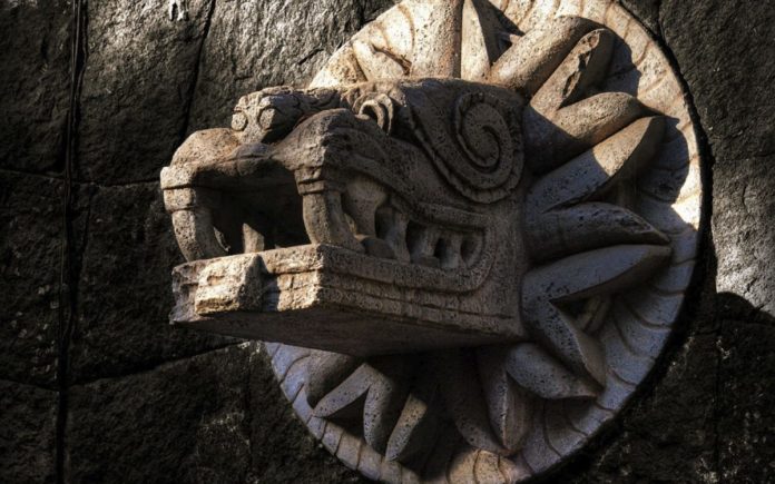 Quetzalcoatl: Deciphering the Legend of the Feathered Serpent 1 Quetzalcoatl: Deciphering the Legend of the Feathered Serpent