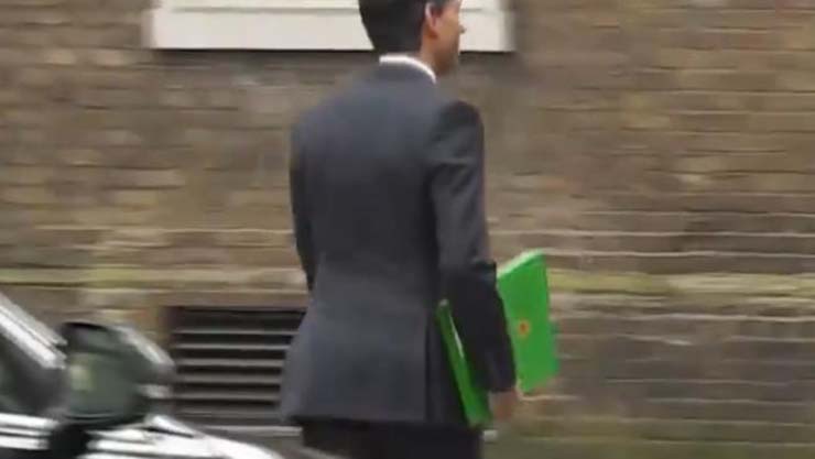 British minister's folder mysteriously changes color during live broadcast : A glitch in the matrix