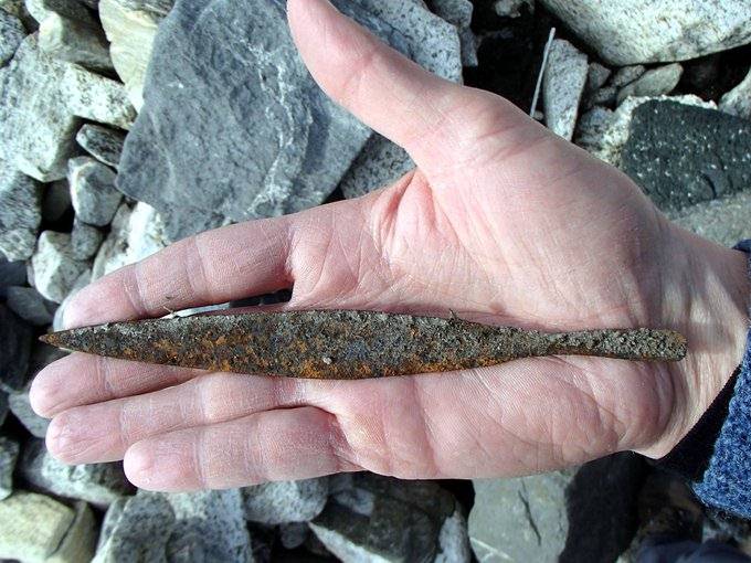 Viking arrowhead is found after the melting of a glacier in Norway