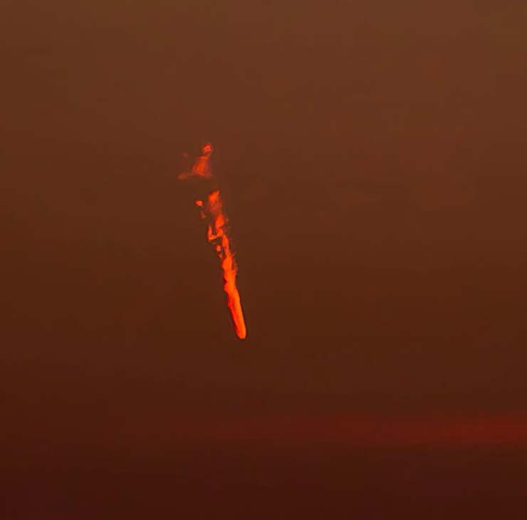 Strange objects are falling from the sky all over the world and nobody knows what they are 1 extranos objetos cayendo del cielo