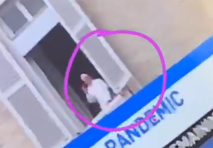 Pope Francis mysteriously disappeared in the Vatican window