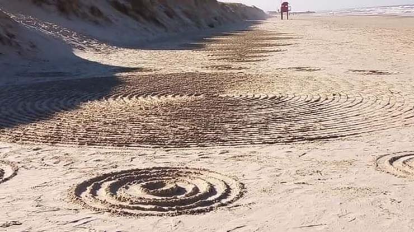 Mysterious circles appear in the sand of a Brazilian beach after several UFO sightings 1 8DAAD705 D0D8 43D9 A174 7D0098CB4B50