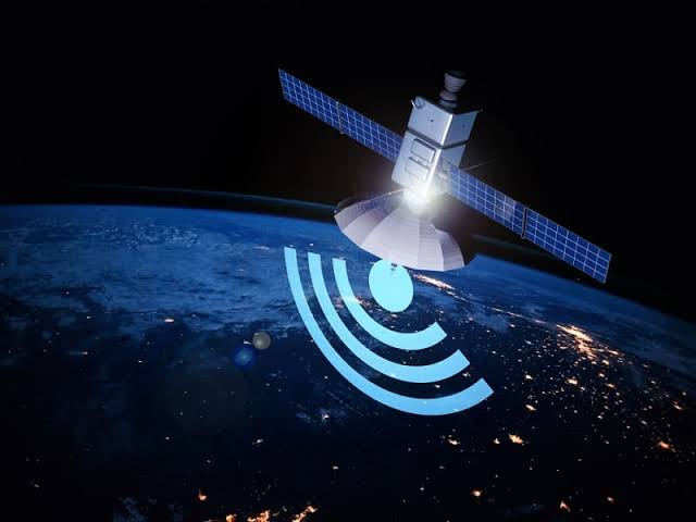 Amazon will send more than 3,200 Internet satellites into orbit to compete with Elon Musk