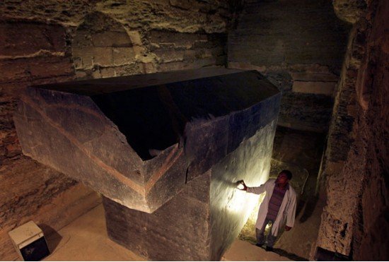 The Giant Sarcophagi of Saqqara: Inter Dimensional Portal Used By Ancient Egyptians? 2 The Giant Sarcophagi of Saqqara: Inter Dimensional Portal Used By Ancient Egyptians?