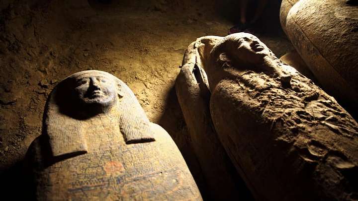 Archaeologists Found 2500 years old 13 wooden coffins in Egypt