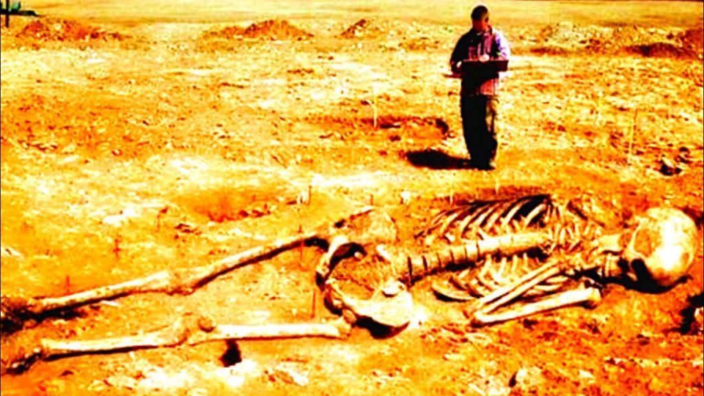 Discovery of Giant Skeletons: Pieces Of Evidence That Giants Existed On Earth