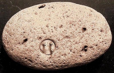 Enigmalith: A 100,000-Year-Old electrical connector found embedded In Stone 3 rocktop 400