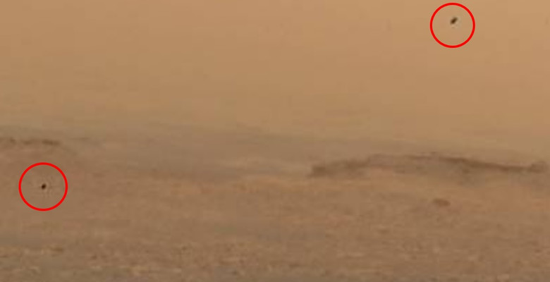 Photos Taken By NASA’s Curiosity Rover Shows Numerous UFOs On Mars 4 s74598160