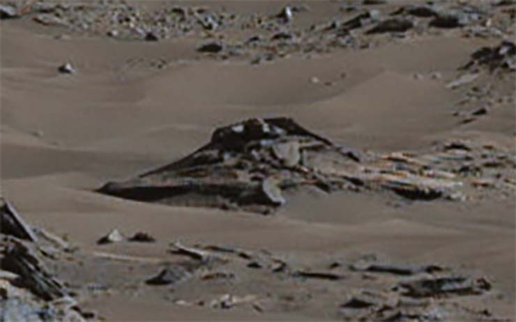 Crashed UFO On Mars