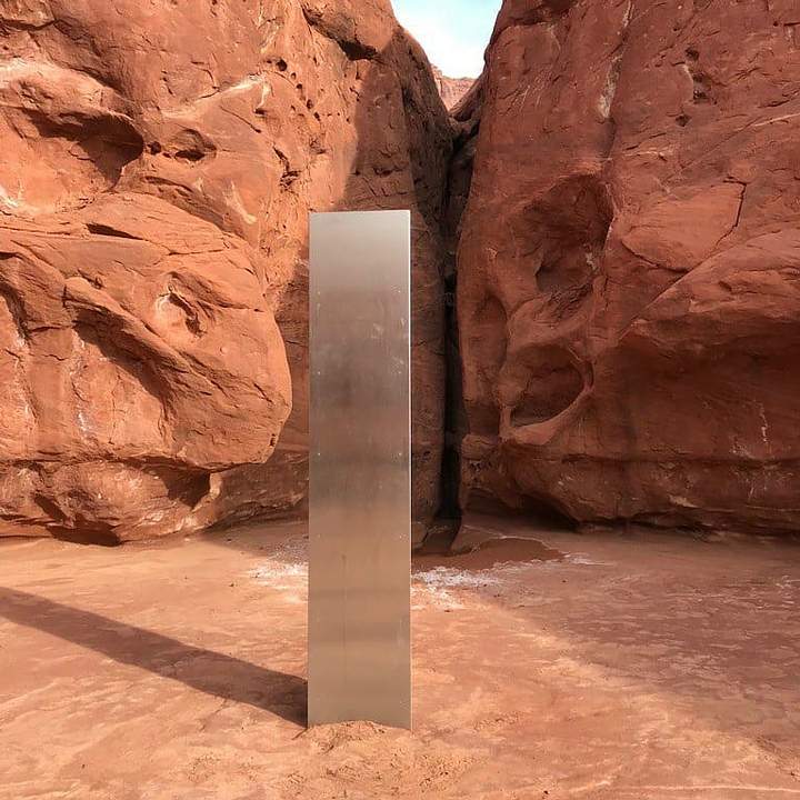 Metal monolith found in utah