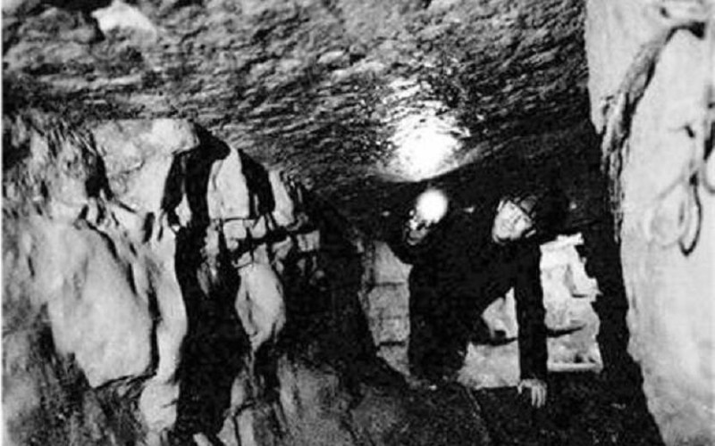 Mysterious Tsarichina Hole