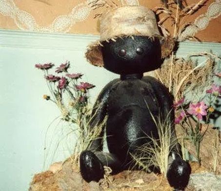 Mysterious Encounter with a Black Humanoid Tar-Baby in Kentucky