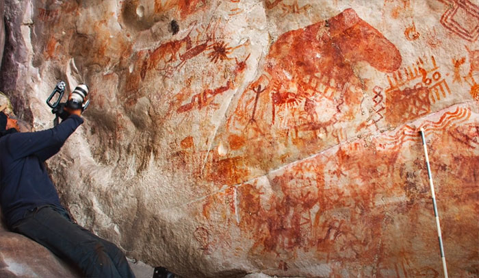 Huge Walls With Prehistoric Paintings Discovered In The Amazon Rainforest