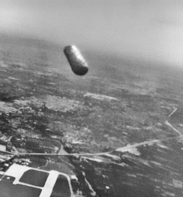 Authentic Image Of A UFO Captured Over Italy in 1979 By Giancarlo Cecconi