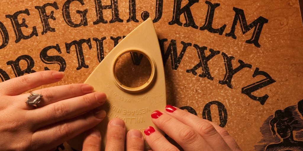How To Use An Ouija Board Safely (Guide) 1 Use An Ouija Board