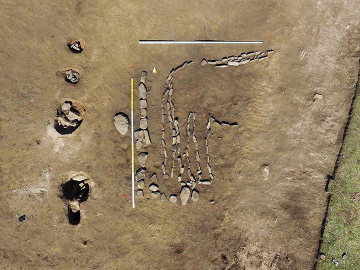 Bull Geoglyph Twice As Old As Nazca Lines Discovered In Siberia 4 back of the bull