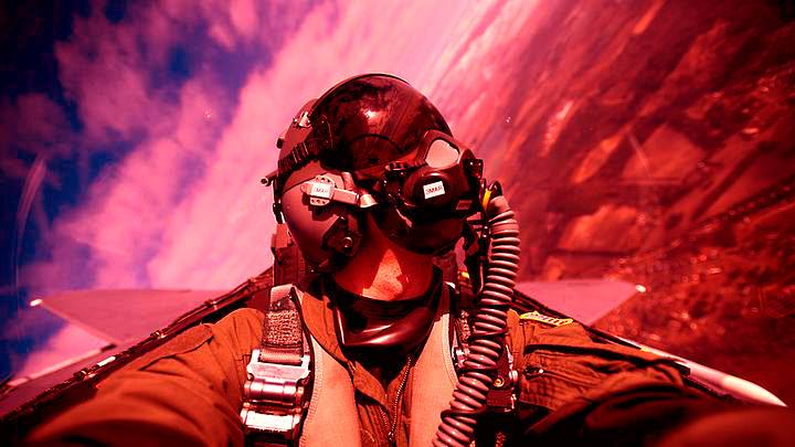 Pilots Who Encountered UFOs Experienced Radiation Burns And Space-Time Warp Says Ex-U.S. Army CI Special Agent