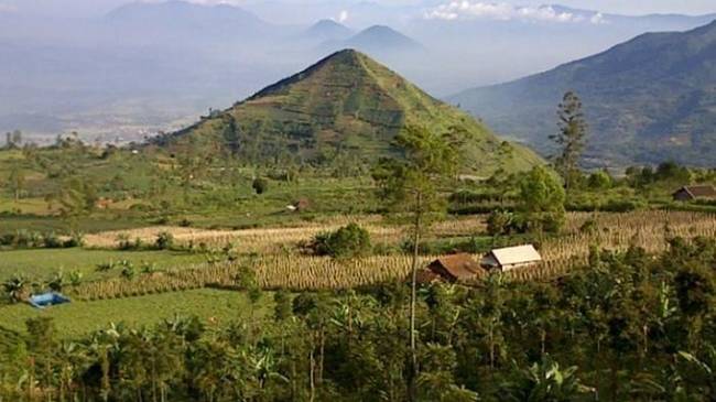 Sadahurip: The Mystery Of The Oldest Pyramid On Earth 2 Sadahurip: The Mystery Of The Oldest Pyramid On Earth