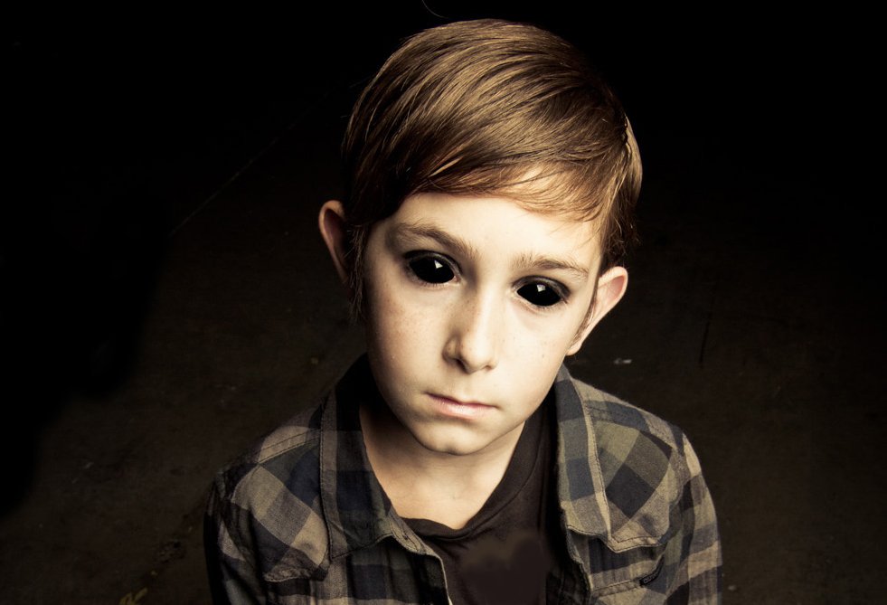 Infiltration of Our Planet by Humanoid Aliens: Black Eyed Children And Men In Black 4 Black-Eyed Children