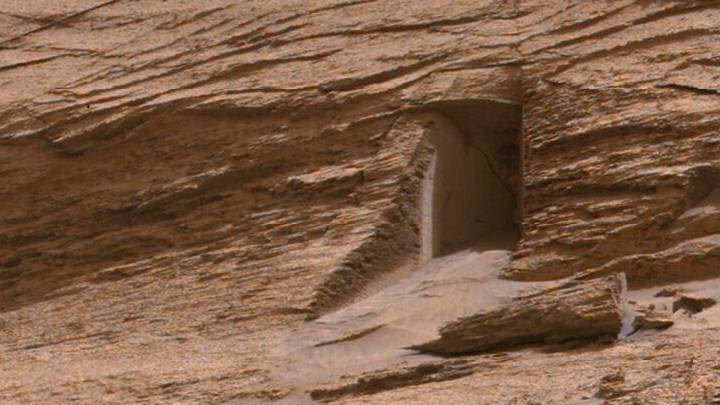 Nasa Images Show A Door On Mars: Illusion Or Evidence Of Bases On Mars? 1 Nasa Images Show A Door On Mars: Illusion Or Evidence Of Bases On Mars?