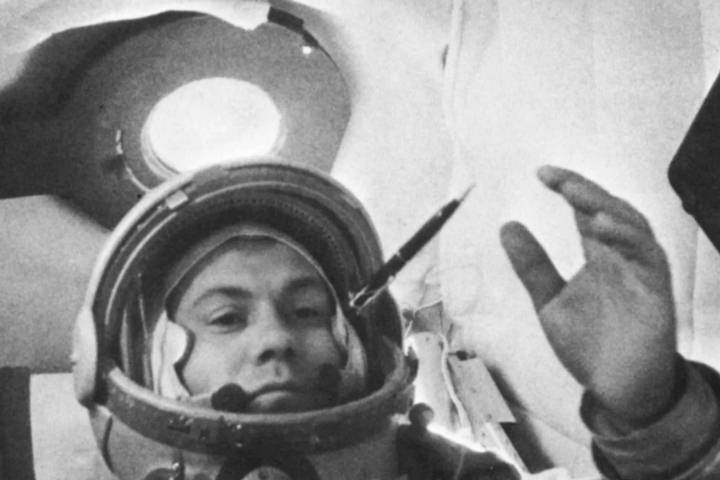 The KGB UFO Files Reveal Russian Fighter Planes Encountered UFOs That Moved Like 'Nothing Man-Made' 2 pavel pop