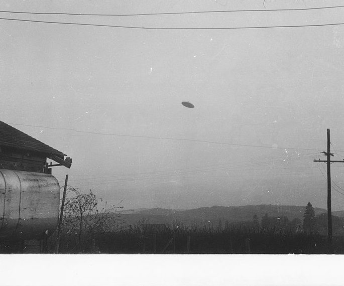McMinnville UFO Photographs