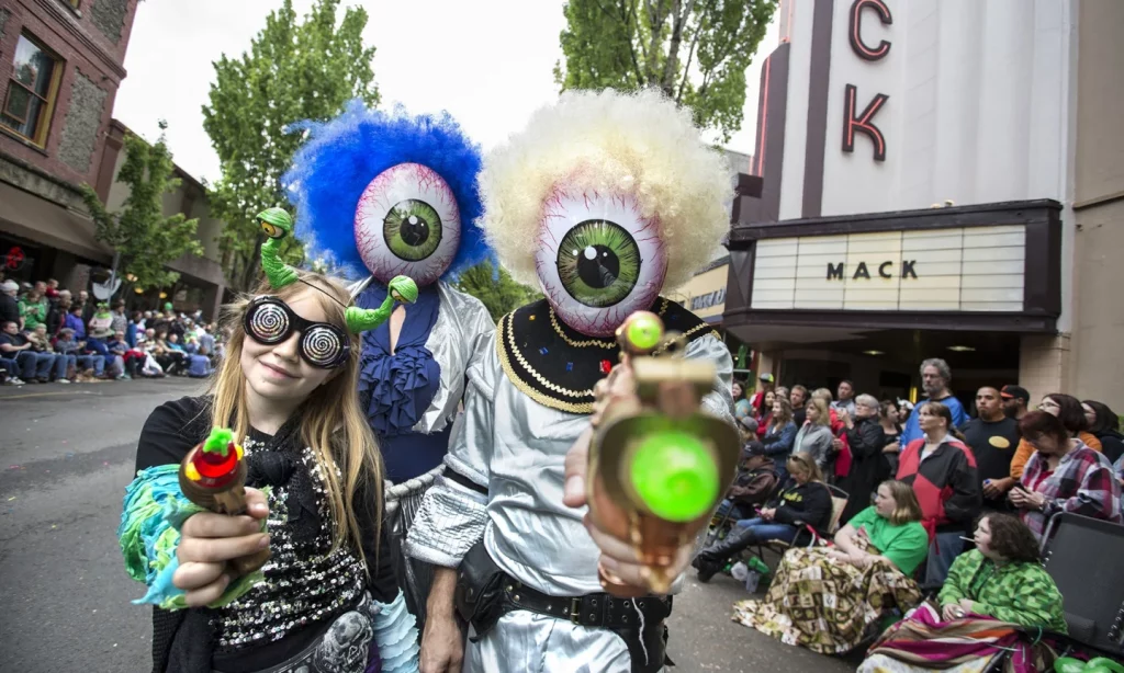 McMinnville's yearly UFO Festival