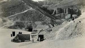 The Strange Ring Of Tutankhamun Found In His Tomb 1 Entrance to King Tutankhamun Tomb Discovered ( Ring Of Tutankhamun)