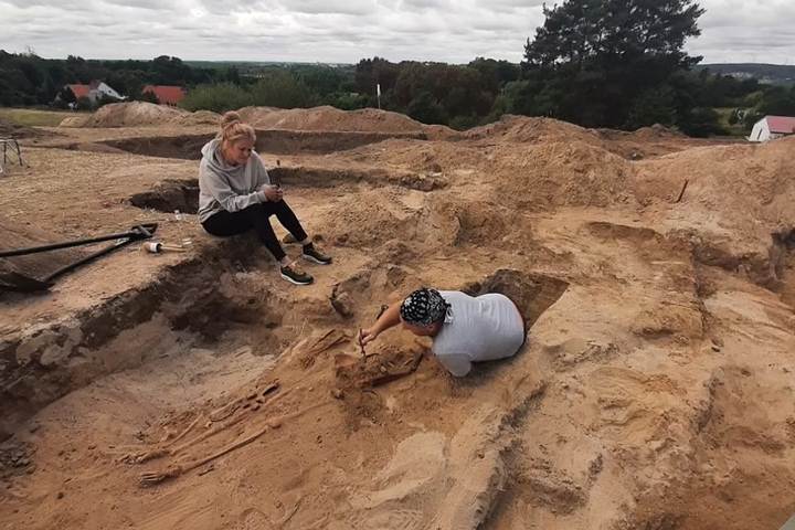 Medieval Vampire Unearthed With Sickle Across Her Neck To Prevent Resurrection 3 Medieval Vampire Unearthed With Sickle Across Her Neck To Prevent Resurrection