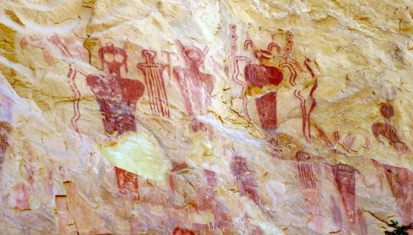 8,000 Years Old Shogo Canyon Cave Paintings Shows Ancient Alien Contact 4 Cave Art 4