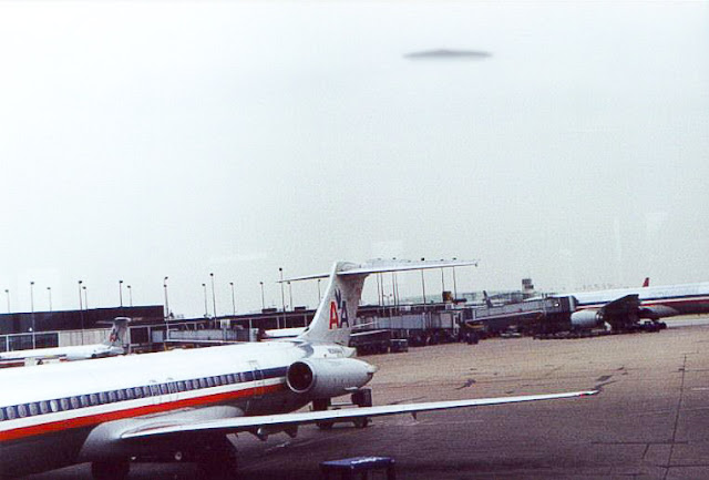 The 2006 Chicago O’Hare UFO Sighting: 22ft Long UFO Witnessed By Airport Officials And Many