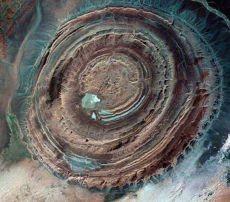 The Eye of the Sahara: Unraveling the Mystery of Atlantis 1 The Eye of the Sahara: Unraveling the Mystery of Atlantis