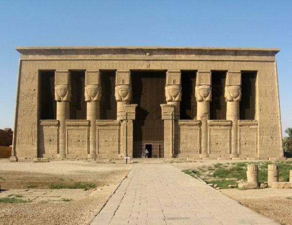 The Melted Granite Steps of the Temple of Hathor: A Clue to the Lost Technology of the Ancients 1 Melted Granite Steps of the Temple of Hathor