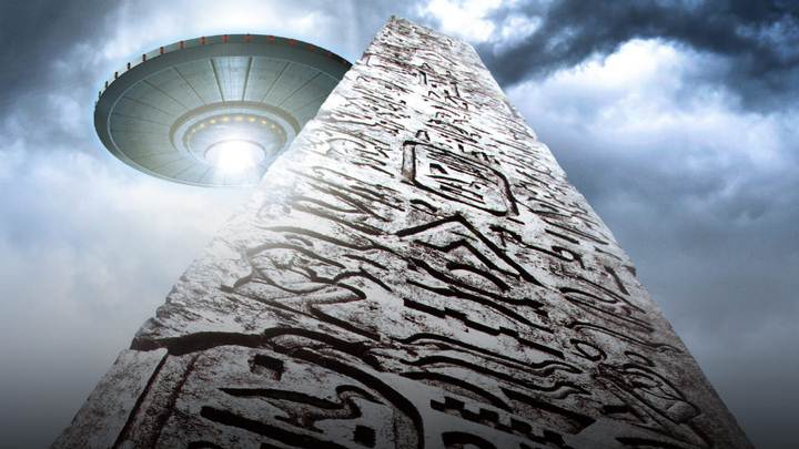 Carl Sagan's Statistical Analysis Revealed We've Been Visited by Aliens 10,000 Times