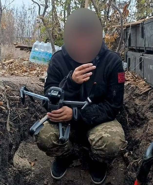 Ukrainian Soldier Recorded a Huge UFO in Donetsk