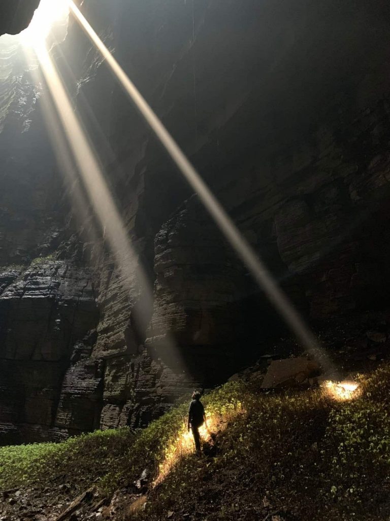 Neil Armstrong’s Alien Expedition: Exploring Cueva de los Tayos in 1976